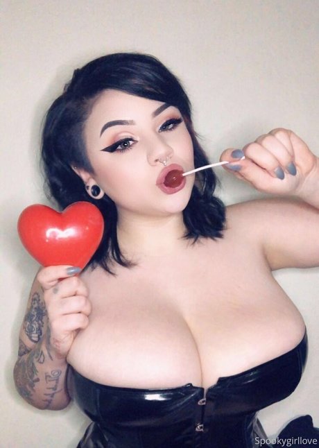 SpookyGirlLove