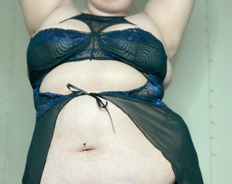 Foto desnuda filtrada de OnlyFans de Misshoneycatt