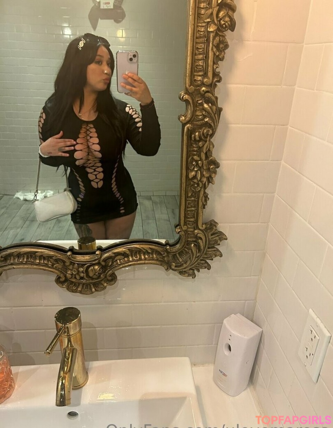 Foto desnuda filtrada de OnlyFans de Ulovemaress #13 Foto desnuda filtrada de OnlyFans de Ulovemaress #13