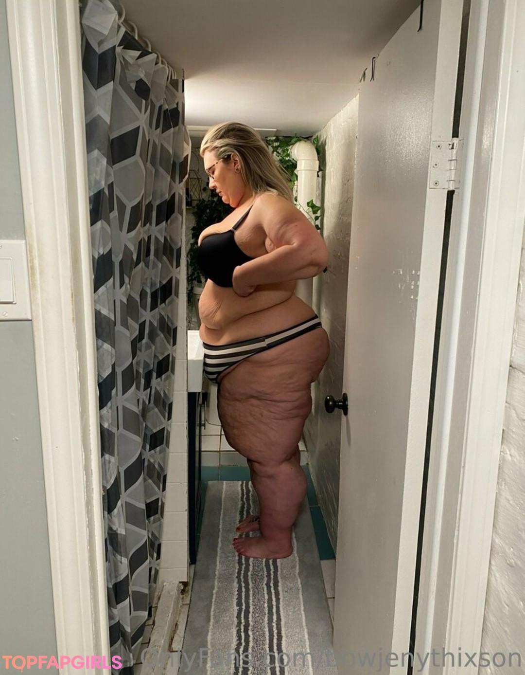 Foto desnuda filtrada de OnlyFans de Bbwjenythixson #62 Foto desnuda filtrada de OnlyFans de Bbwjenythixson #62
