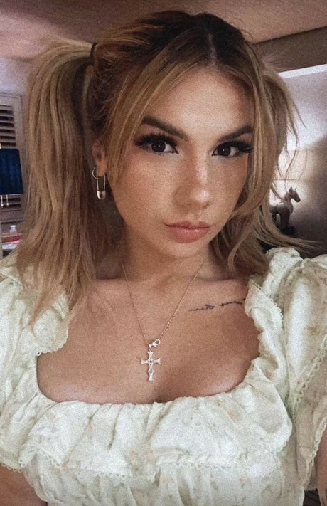 Foto desnuda filtrada de OnlyFans de Baileyspinn