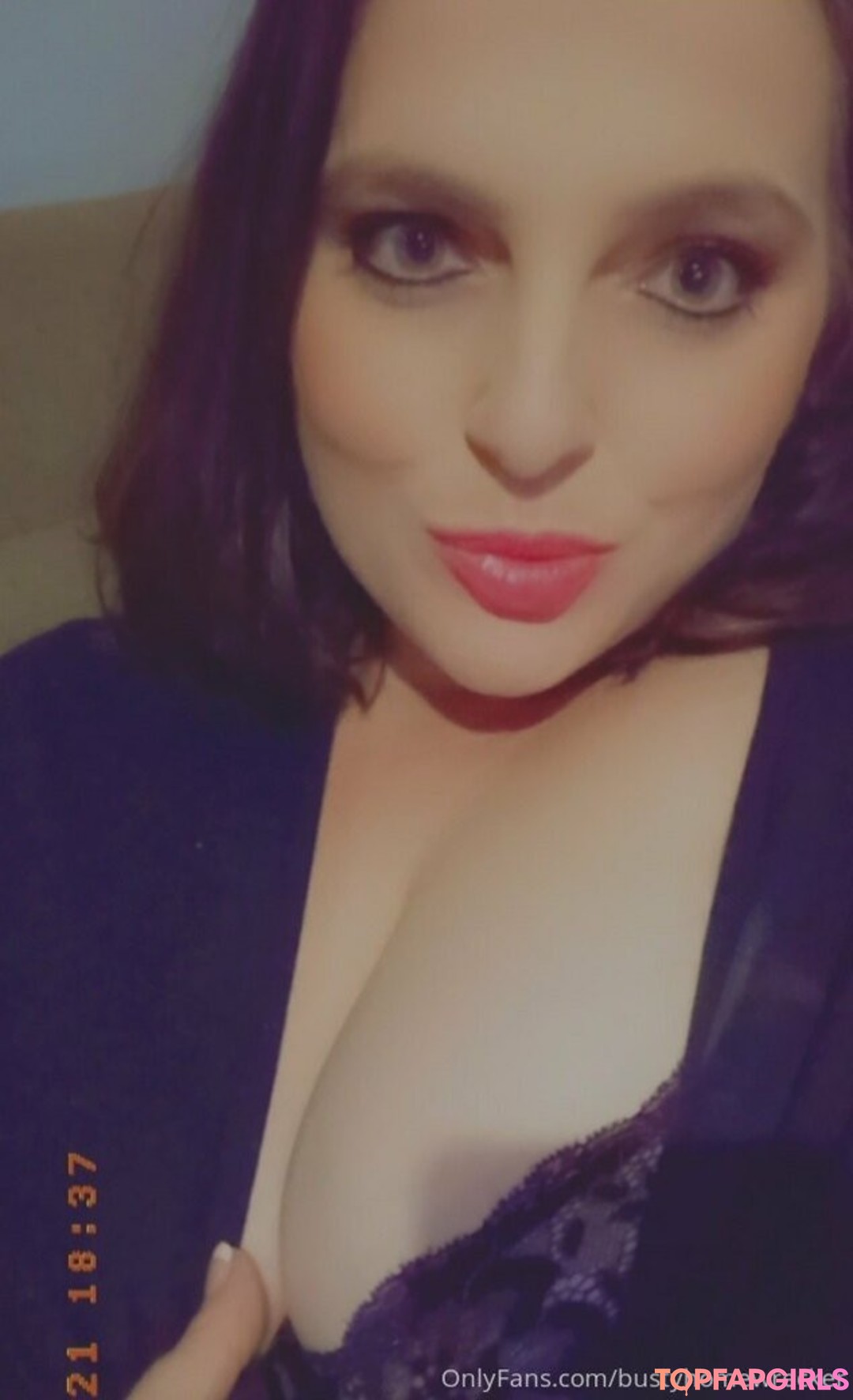 Foto desnuda filtrada de OnlyFans de Bustychelly #40 Foto desnuda filtrada de OnlyFans de Bustychelly #40