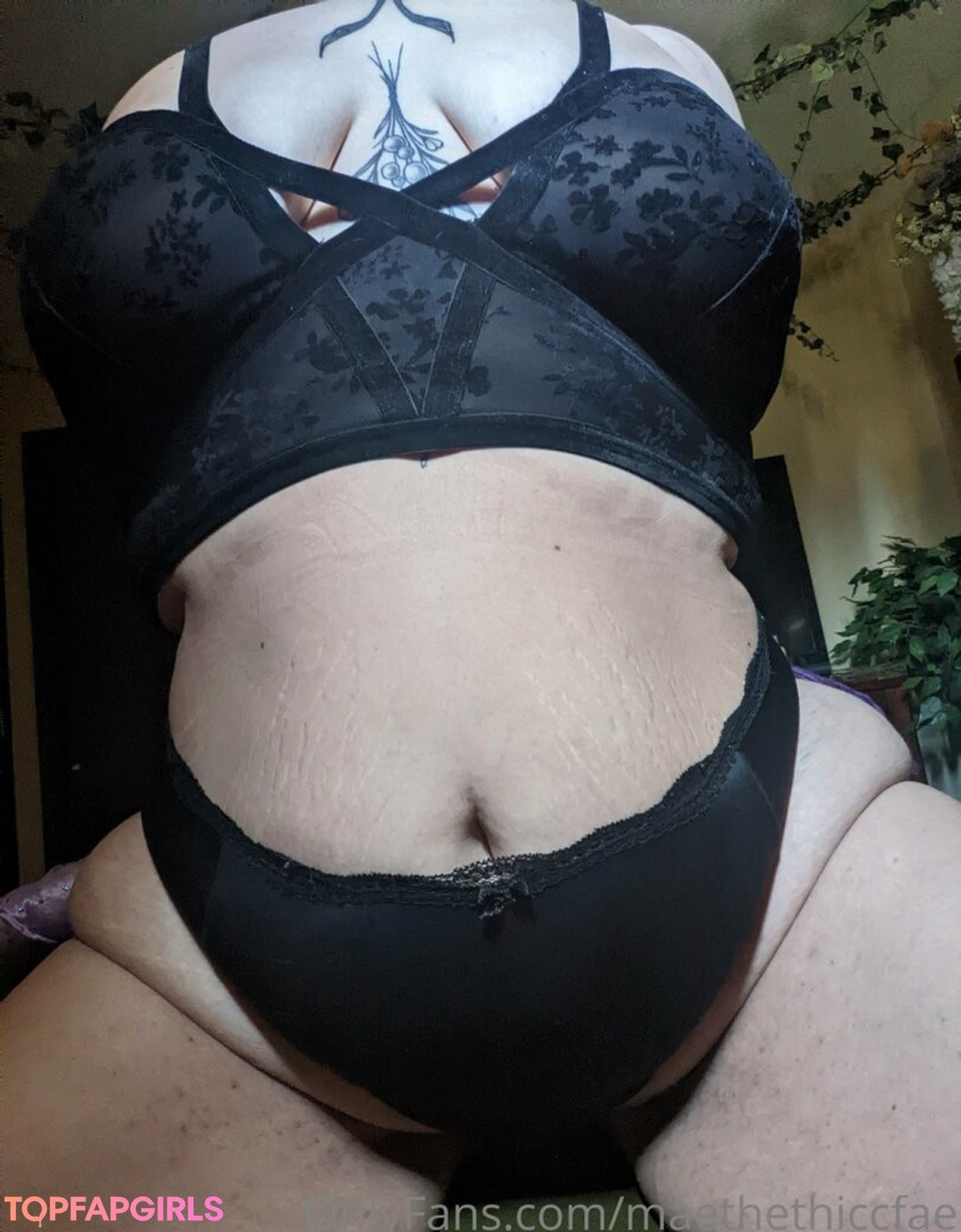 Foto desnuda filtrada de OnlyFans de Maethethiccfae #50 Foto desnuda filtrada de OnlyFans de Maethethiccfae #50