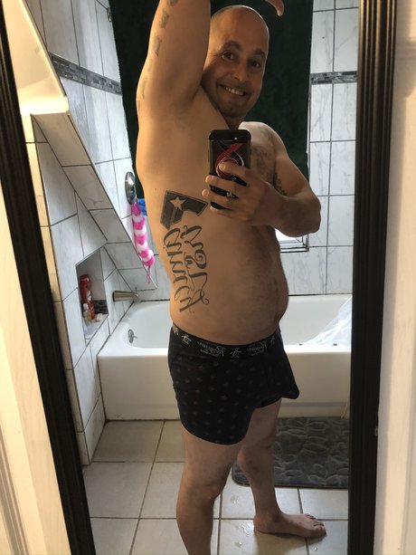 Foto desnuda filtrada de OnlyFans de Anthony