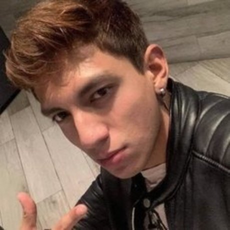 Foto desnuda filtrada de OnlyFans de Charly Mala Fama 30k 