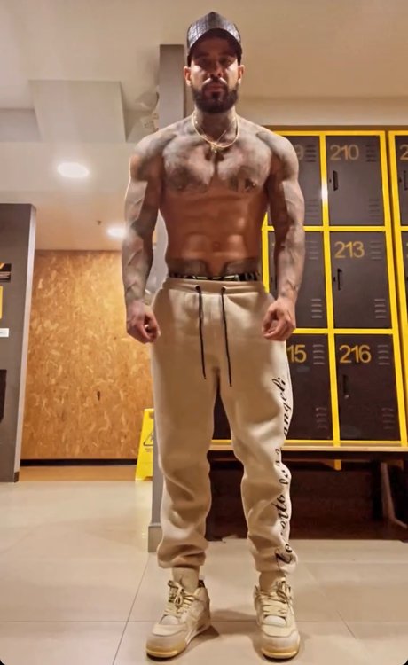 Dominic Fox