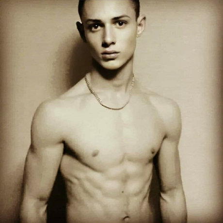 Foto desnuda filtrada de OnlyFans de Alexander
