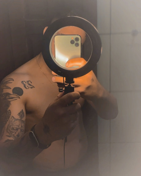 Foto desnuda filtrada de OnlyFans de Rafael Bruzinga