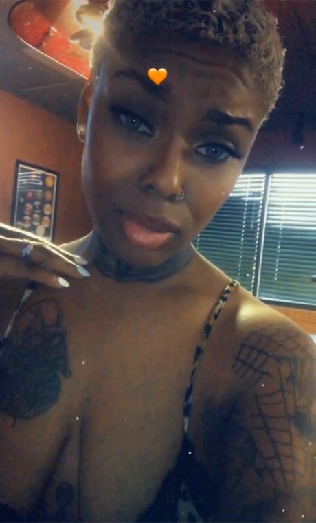 Foto desnuda filtrada de OnlyFans de Black Marilyn Monroe