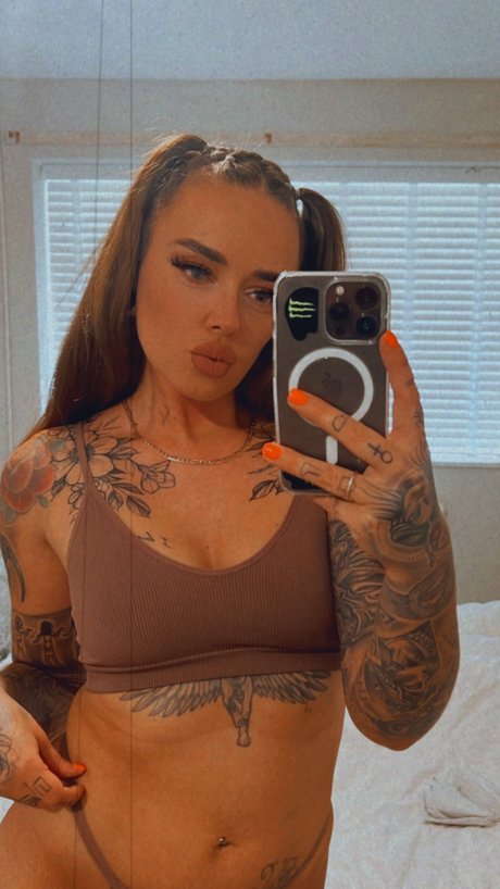 Foto desnuda filtrada de OnlyFans de Dani Tunmore