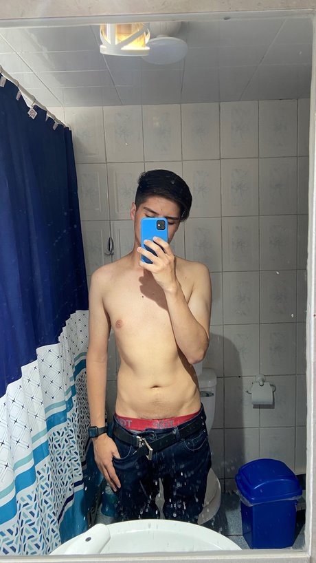 Foto desnuda filtrada de OnlyFans de Esteban Espinoza