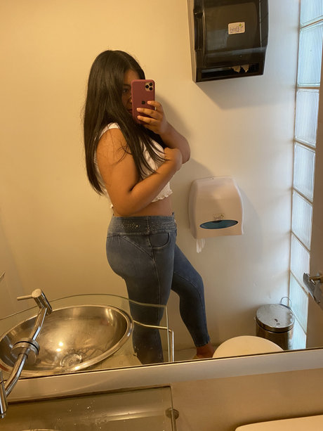 Foto desnuda filtrada de OnlyFans de Diana Montalvo