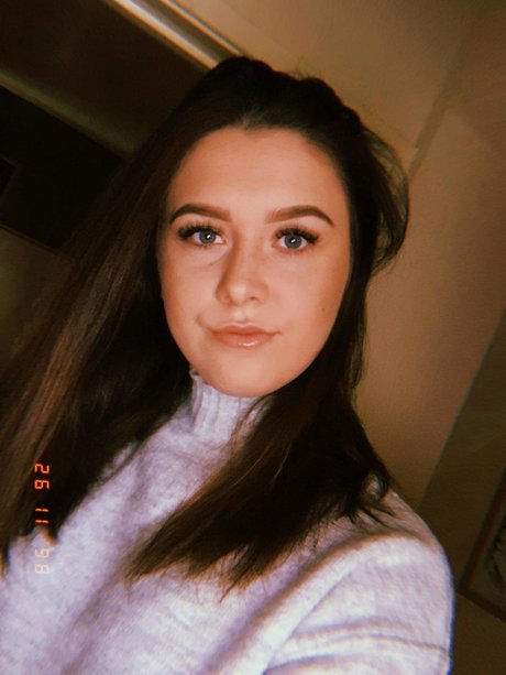 Foto desnuda filtrada de OnlyFans de Jennifer
