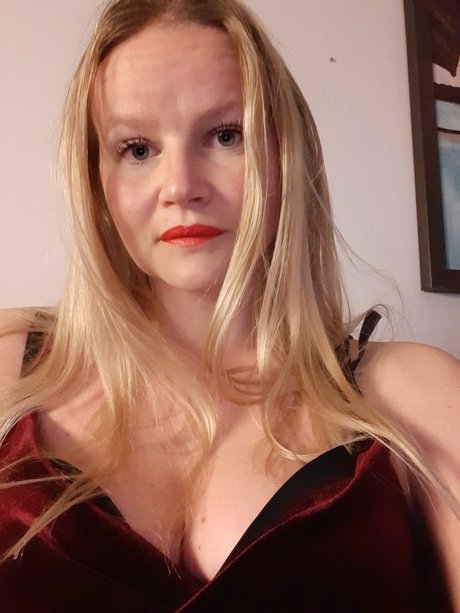Foto desnuda filtrada de OnlyFans de Nightgirl85