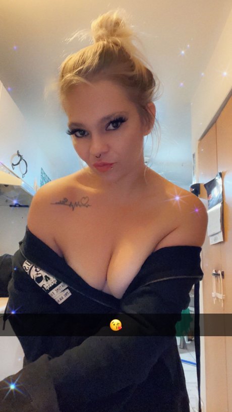 Foto desnuda filtrada de OnlyFans de Queenmom69