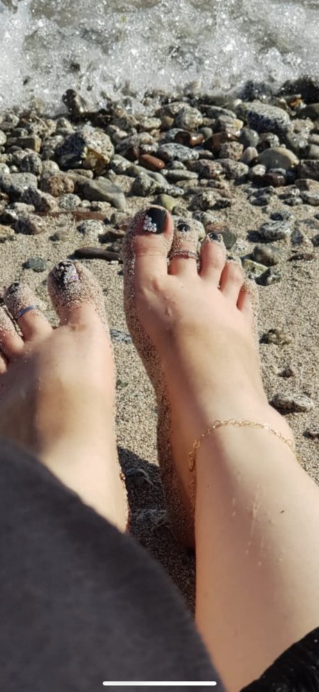 Foto desnuda filtrada de OnlyFans de Pies Mexicanos 
