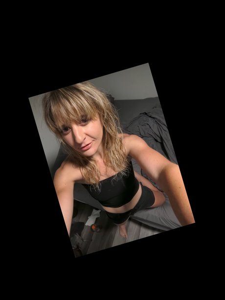 Foto desnuda filtrada de OnlyFans de Veronica