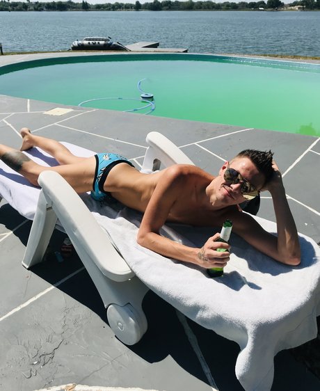 Foto desnuda filtrada de OnlyFans de Thetipsytwink