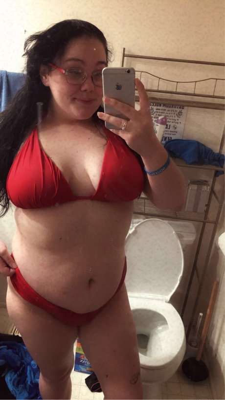 Foto desnuda filtrada de OnlyFans de Chubby Girl 