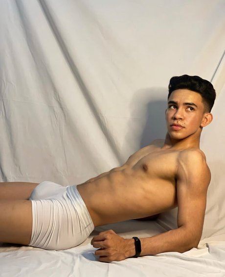 Foto desnuda filtrada de OnlyFans de Dhaniel Carvajal