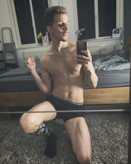 Foto desnuda filtrada de OnlyFans de Saschdimond