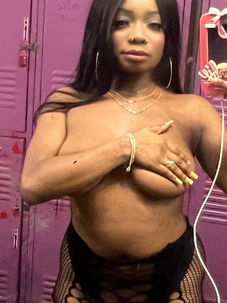 Foto desnuda filtrada de OnlyFans de Poundslondon