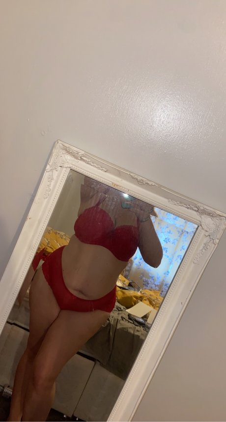 Foto desnuda filtrada de OnlyFans de Baby Beth