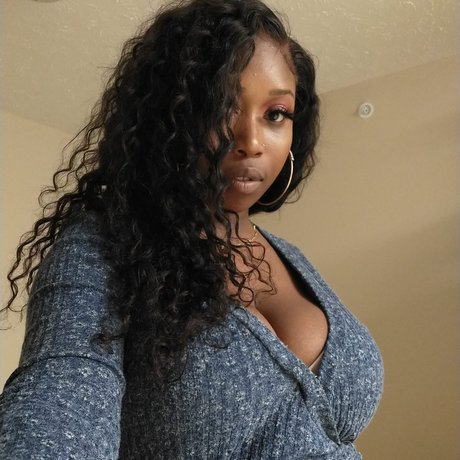 Foto desnuda filtrada de OnlyFans de Tayy Baby
