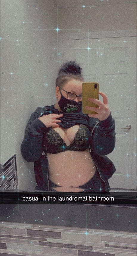 Foto desnuda filtrada de OnlyFans de Peach Queen 