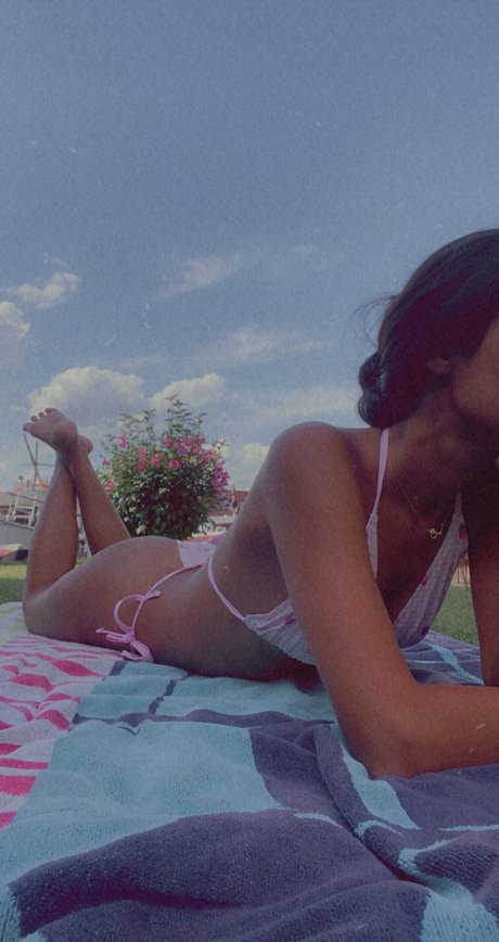 Foto desnuda filtrada de OnlyFans de Ghazale Khalaj