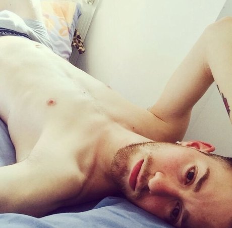Foto desnuda filtrada de OnlyFans de Adriscuderi