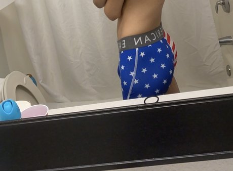 Foto desnuda filtrada de OnlyFans de Twinkly Angel