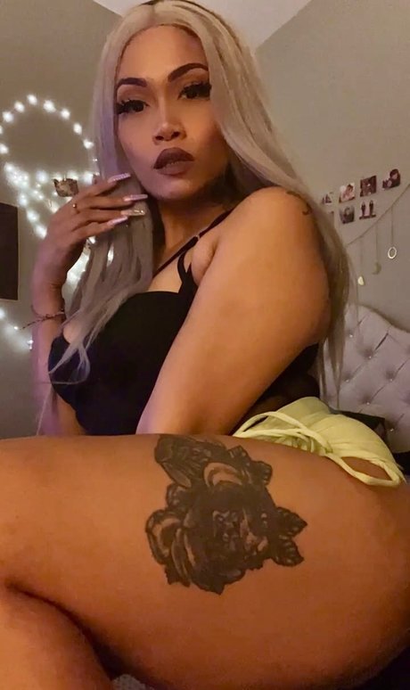 Foto desnuda filtrada de OnlyFans de Mio