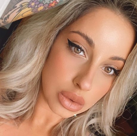 Foto desnuda filtrada de OnlyFans de   