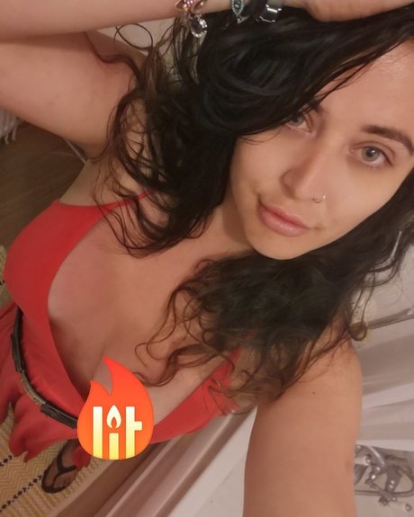 Foto desnuda filtrada de OnlyFans de Bustymusclebabe