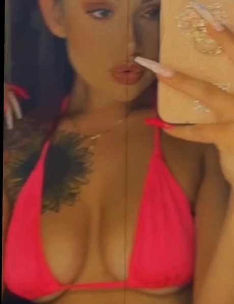Foto desnuda filtrada de OnlyFans de Dee