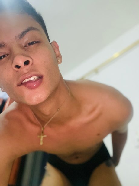 Foto desnuda filtrada de OnlyFans de Ask Me