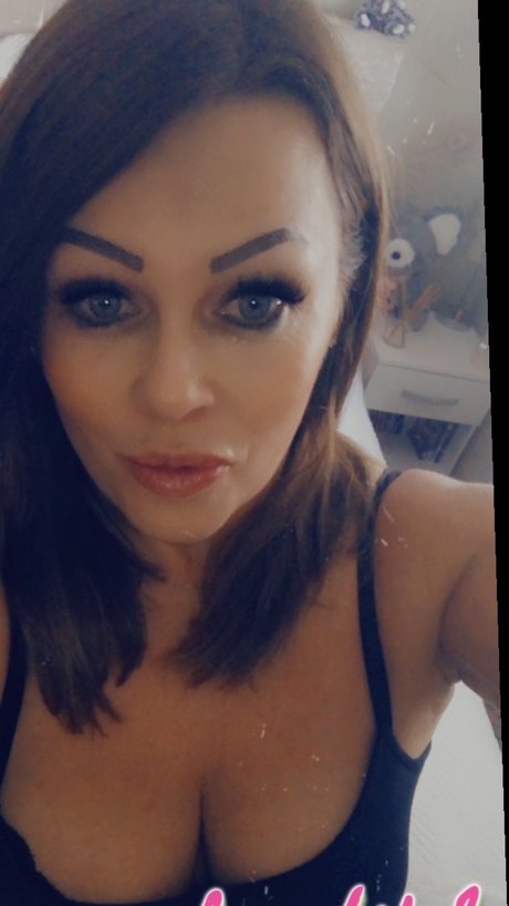 Foto desnuda filtrada de OnlyFans de Ms N Xxx Lets Party 