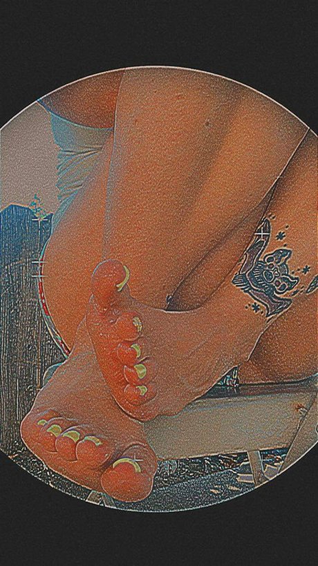 Ophelia With The Cute Feet 