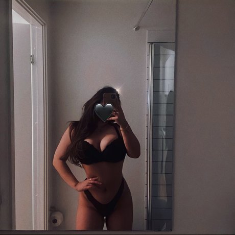 Foto desnuda filtrada de OnlyFans de Sandra Helgaard
