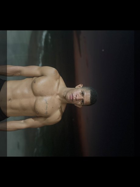 Foto desnuda filtrada de OnlyFans de Antony Uncut  010