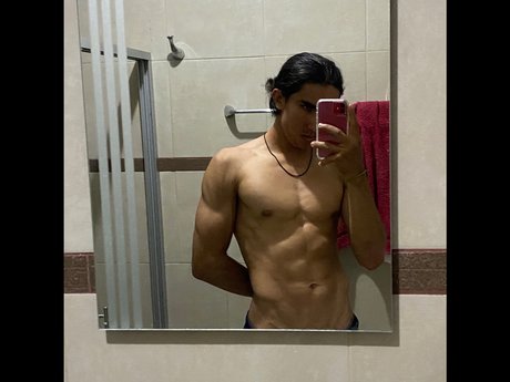 Foto desnuda filtrada de OnlyFans de Javier Mendoza