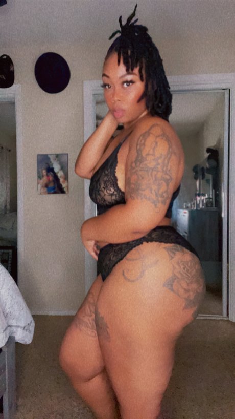 Foto desnuda filtrada de OnlyFans de Kandi