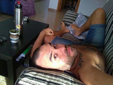 Foto desnuda filtrada de OnlyFans de Gay Esci Pi