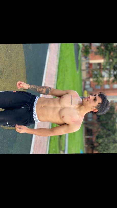 Foto desnuda filtrada de OnlyFans de Santiago Quevedo