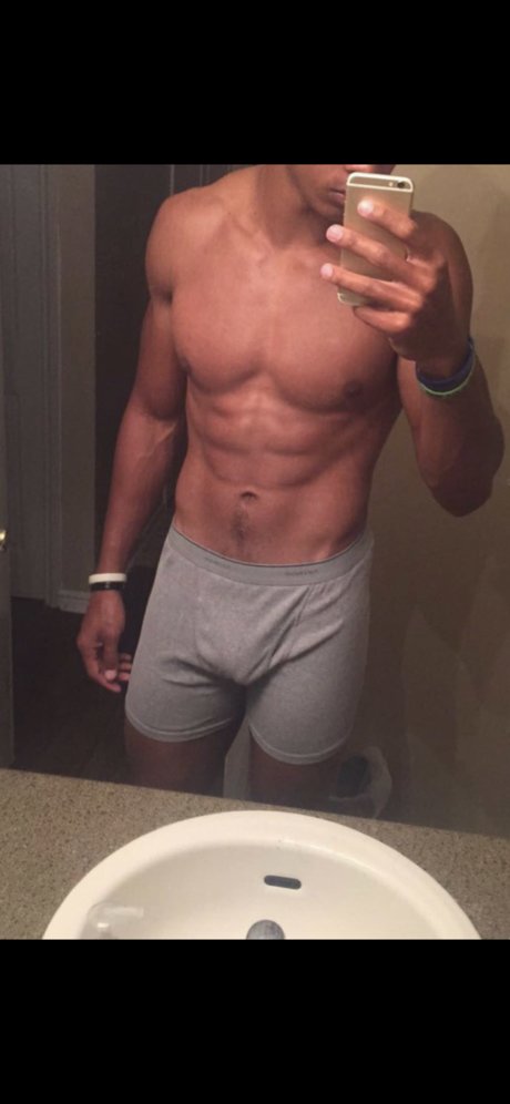 Foto desnuda filtrada de OnlyFans de Mykol