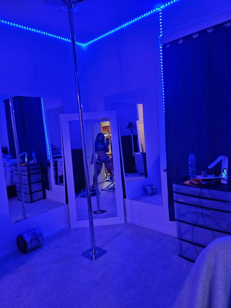 Foto desnuda filtrada de OnlyFans de Deli Anogi