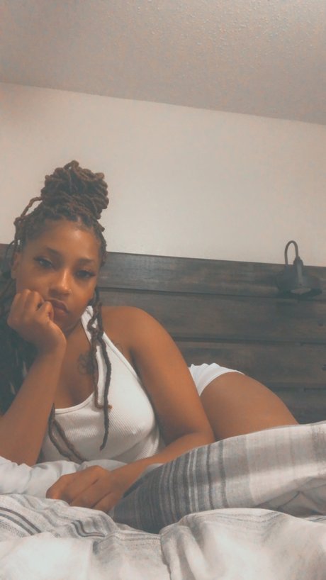 Foto desnuda filtrada de OnlyFans de Stonii B