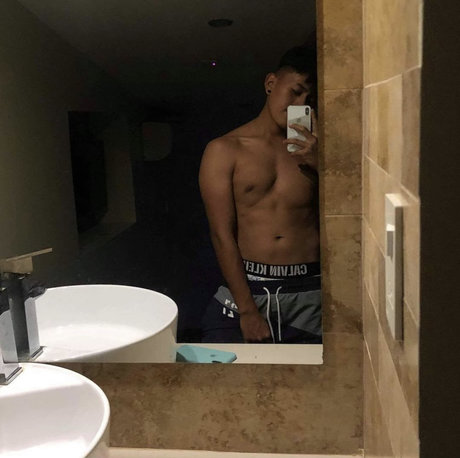 Foto desnuda filtrada de OnlyFans de Santana Deivi