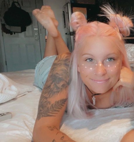Foto desnuda filtrada de OnlyFans de Yours Gardenbunny